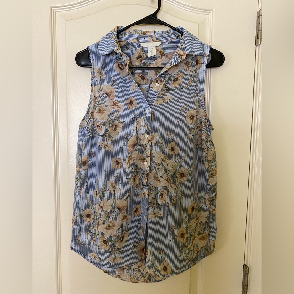 Floral Blue Sleeveless Button Down Top